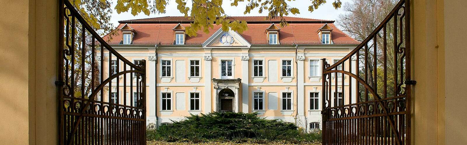 Blick auf das Schloss Stülpe,
            
        
                Foto: Fotograf / Lizenz - Media Import/Barbara Rupilius